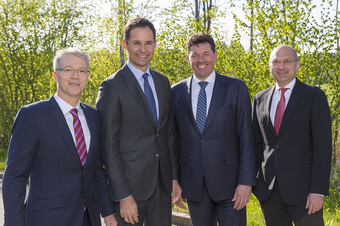 From left to right.: Heiko Arnold (CTO), Stefan Doboczky (CEO), Robert van de Kerkhof (CCO), Thomas Obendrauf (CFO). © Lenzing AG
